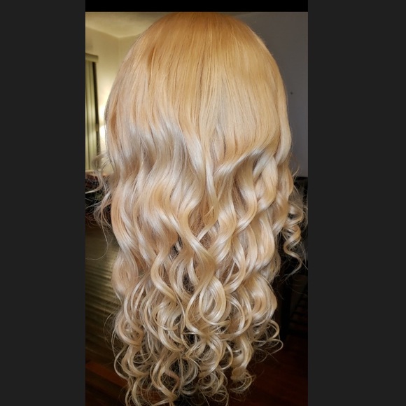 24 inch 13x4 Body Wave 613 Blonde Wig - Picture 4 of 4